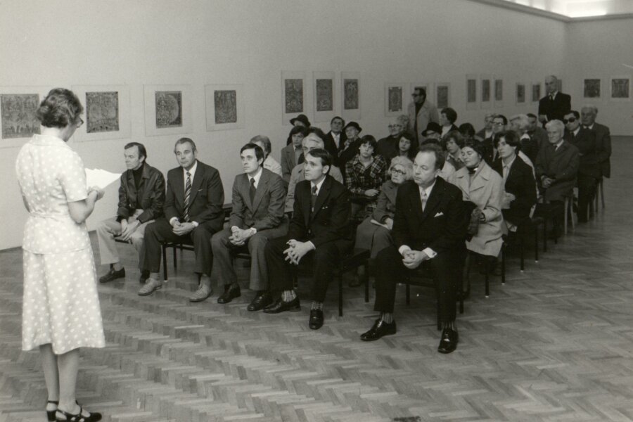 výstavu uvádí Nina Dvořáková; foto: Karel Šabata